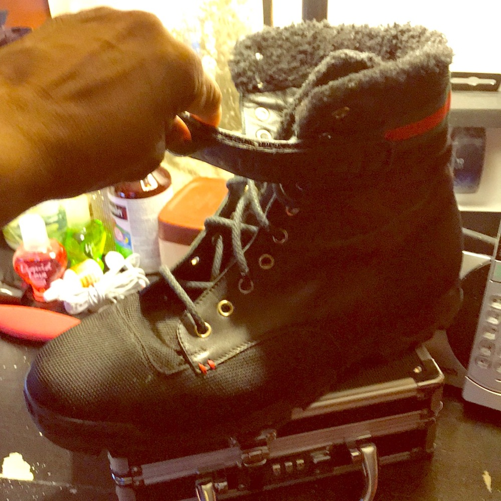 Men Gucci Leather boots size 81/2